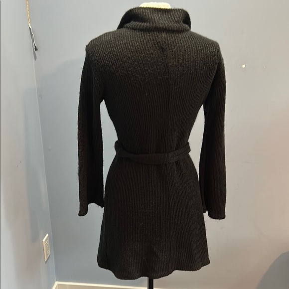 Chic Black Knit Cardigan with Buttons - Picture 5 of 6